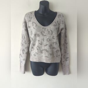 Abercrombie & Finch Leopard Print Pull Over Sweater Gray X Small Preppy